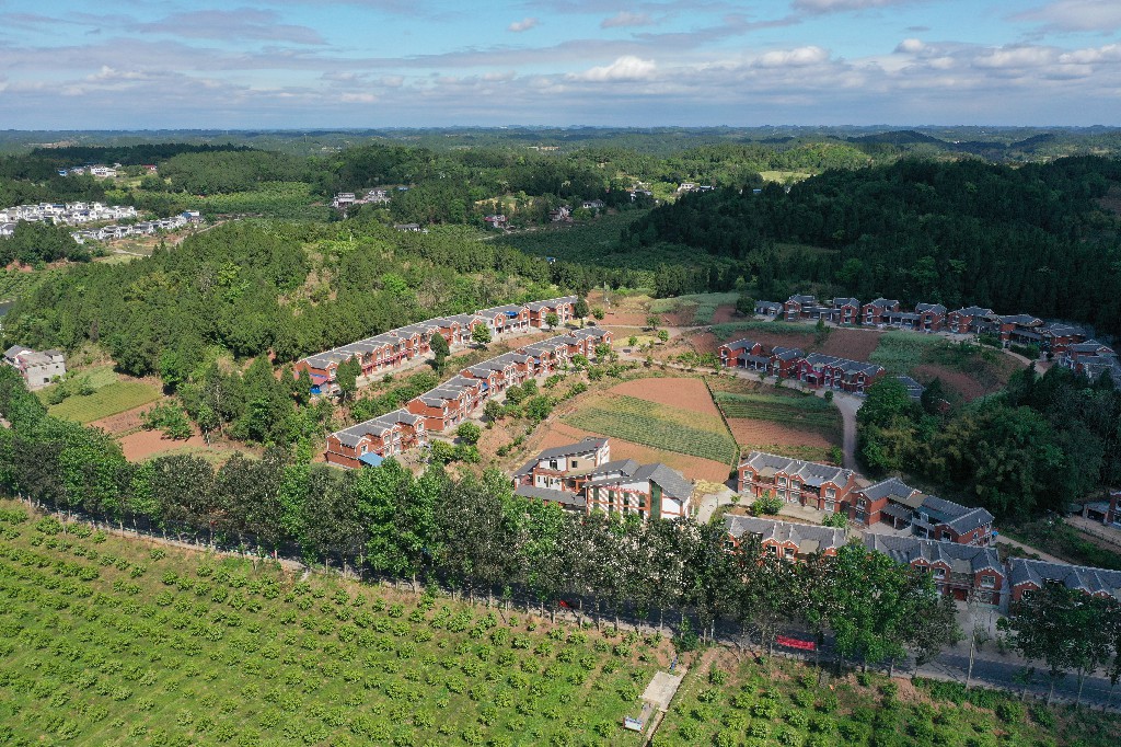 2021年4月24日 拍摄张昌明 蓬莱镇吊脚楼村-美丽新村DJI_0760.jpg