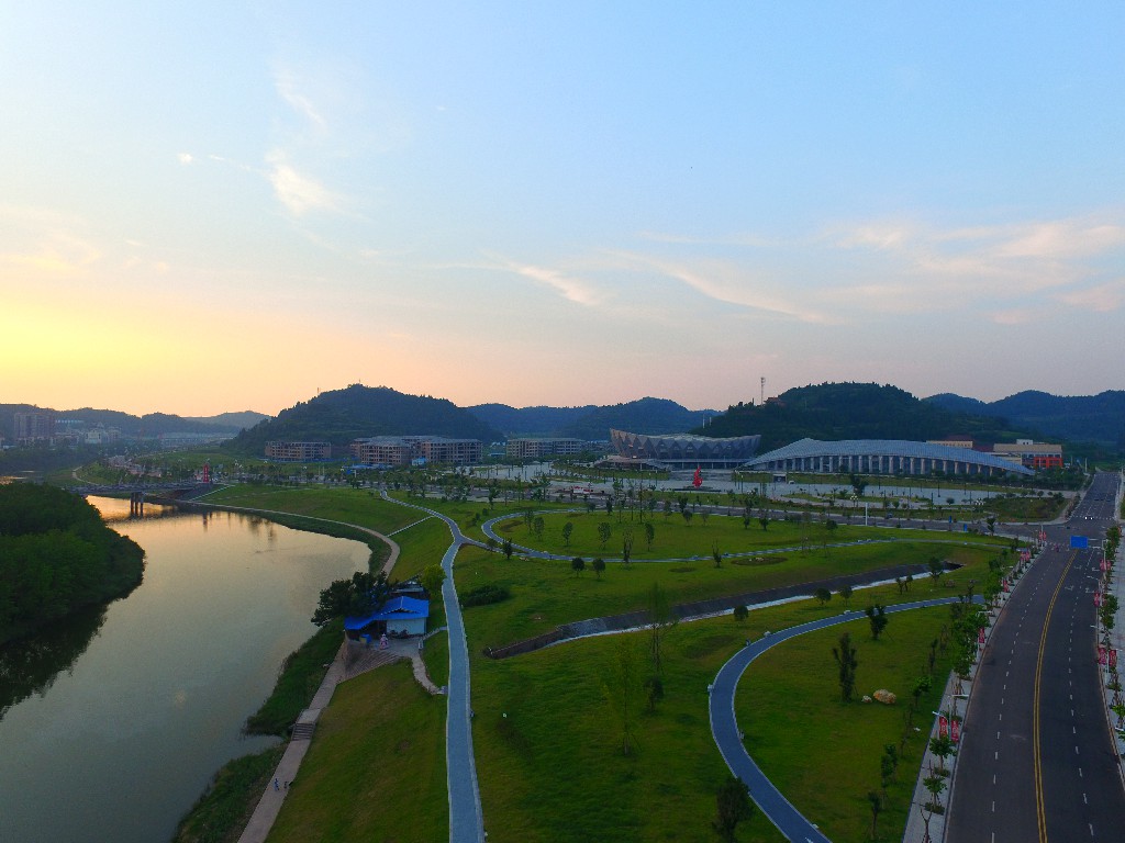 20180724体育馆－郪江夕阳DJI_0292.jpg