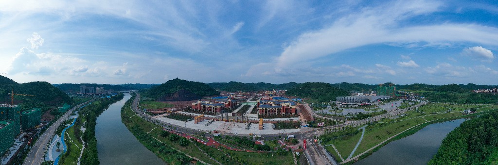 20210819文轩学院--拍摄张昌明webDJI_0156.jpg
